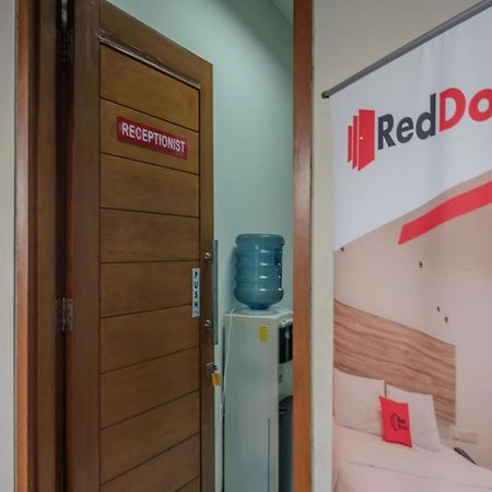 Reddoorz Plus Near Semanggi Jakarta Exterior photo