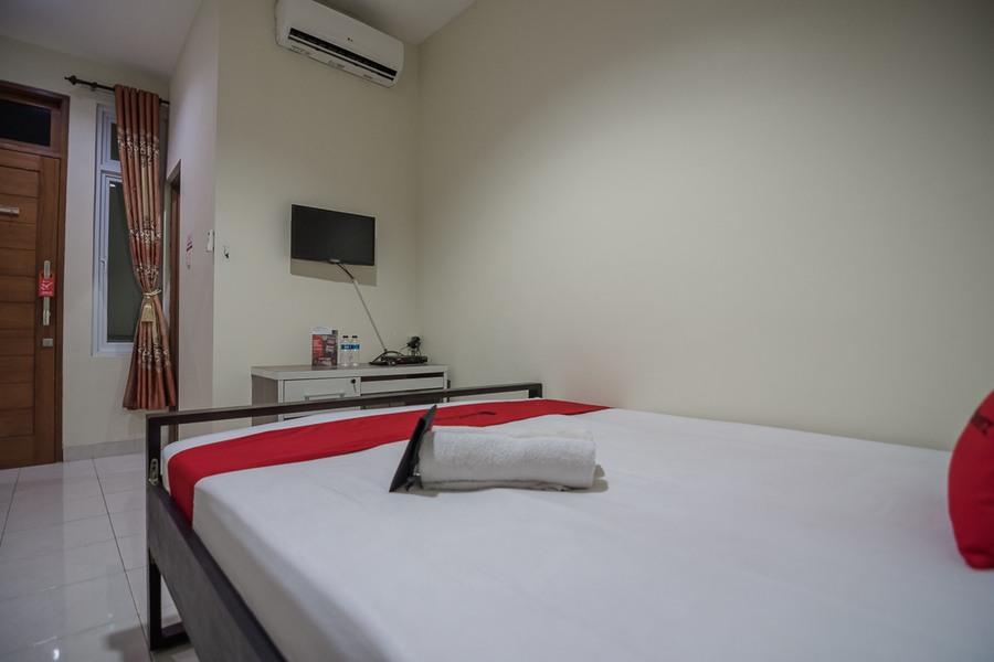 Reddoorz Plus Near Semanggi Jakarta Exterior photo