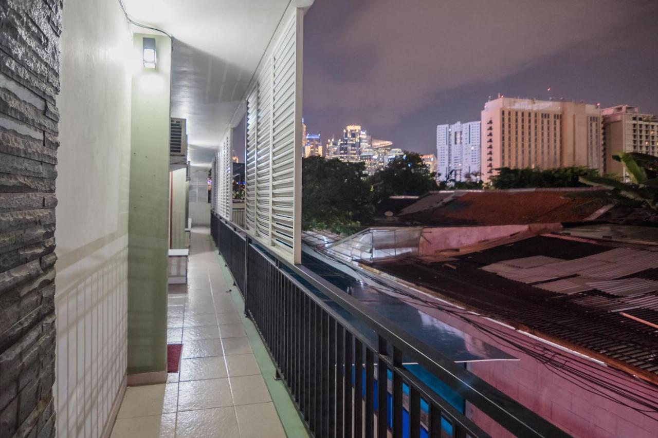 Reddoorz Plus Near Semanggi Jakarta Exterior photo